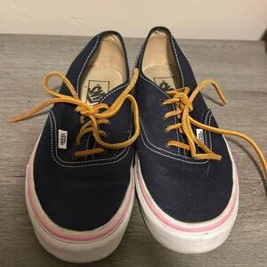 Vans womens 7 1/2 in navy canvas with pink stripe & leather laces